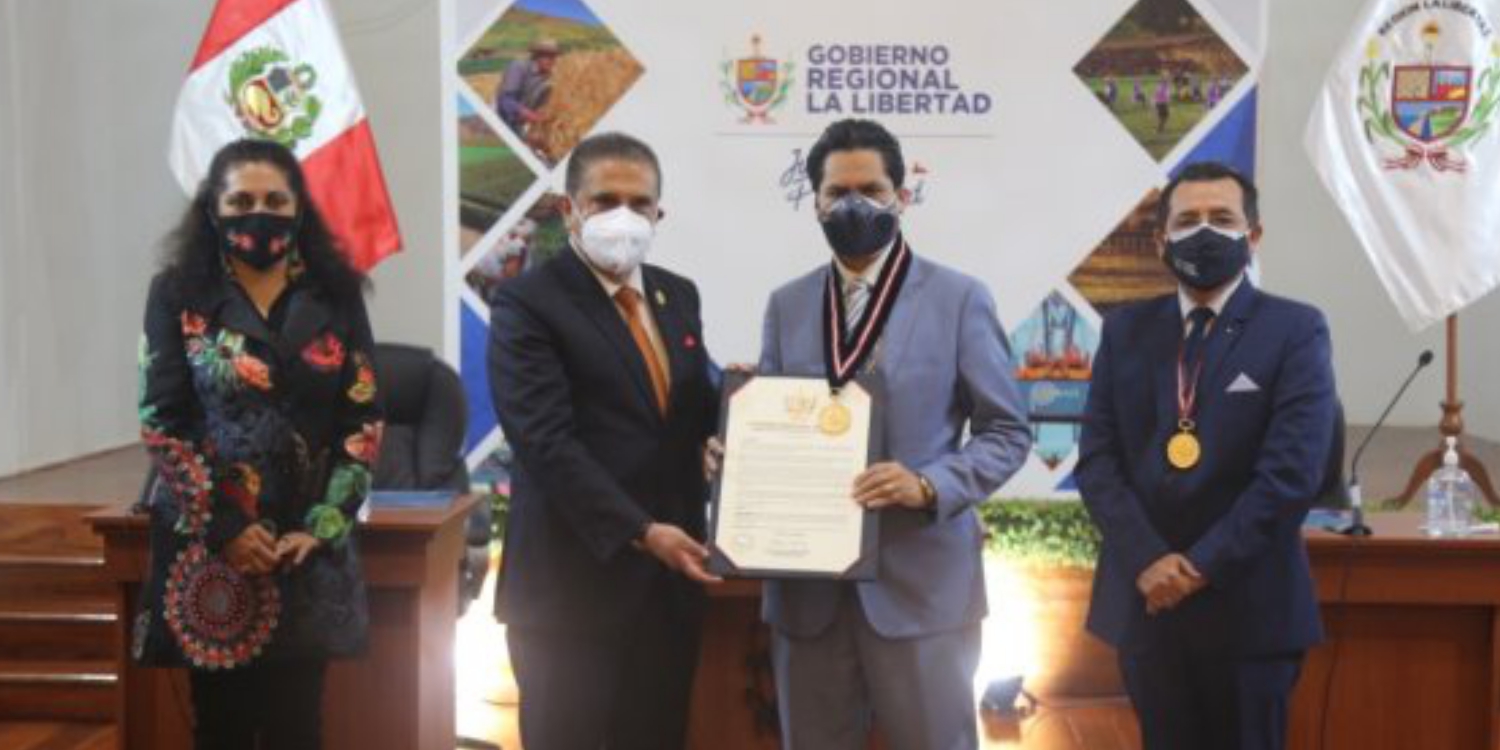 Gobierno Regional otorga público reconocimiento a la UPAO por su gran apoyo en la lucha contra la COVID-19 - Gobernador regional felicitó desinteresada y oportuna ayuda de la alta dirección orreguiana